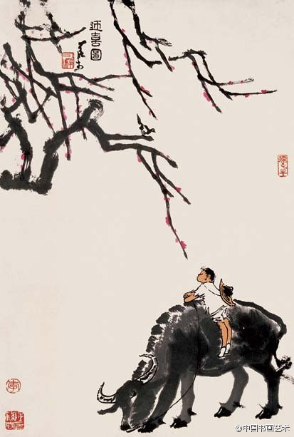 李可染《迎春图》镜心 【赏析】李可染除以山水画名震中外画坛外，还非常喜欢画牛。他画的牧牛图形神兼备，意境清新美妙，充满生趣和诗意。牛背上，稚气的牧童悠然自得，寥寥数笔，他便勾出一幅质朴而生机盎然的田园小景。